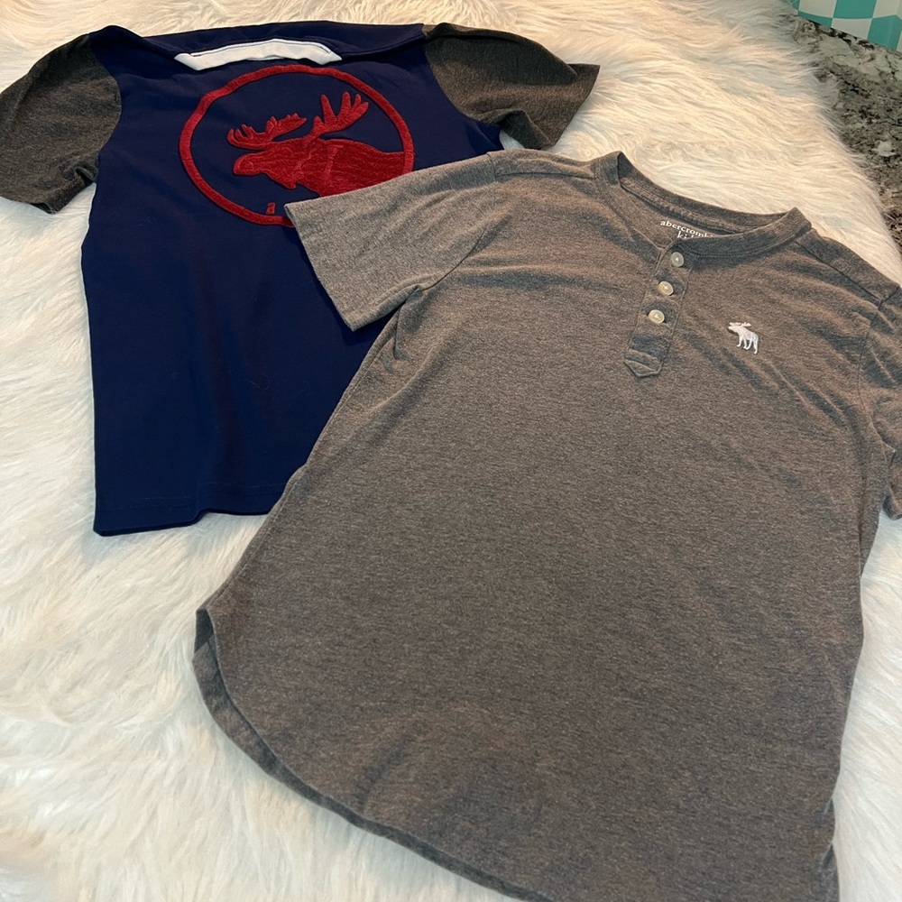 2 Abercrombie Kids Gray Henley and Navy Tee Set